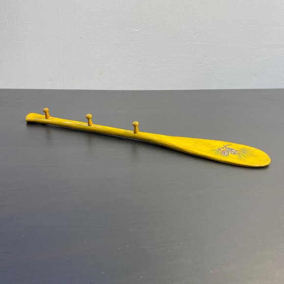 spoon design hanger 17.5" W/ 3 pegs, pine tree, wall mounted yellow home accesso - Picture 10 of 10